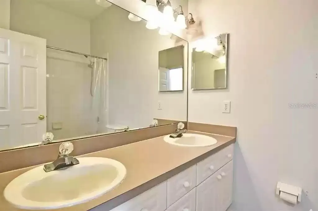 265 Goldenrain Drive Celebration FL 34747