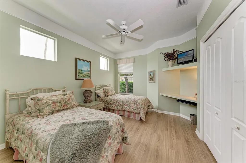3883 Alamanda Drive Sarasota FL 34238