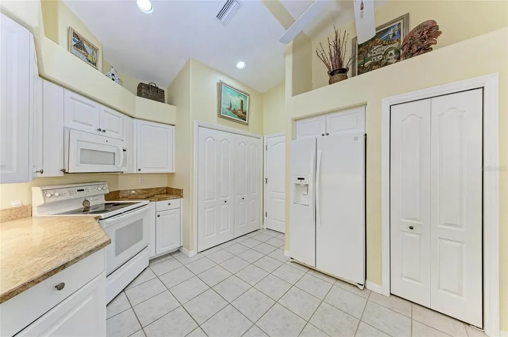 3883 Alamanda Drive Sarasota FL 34238