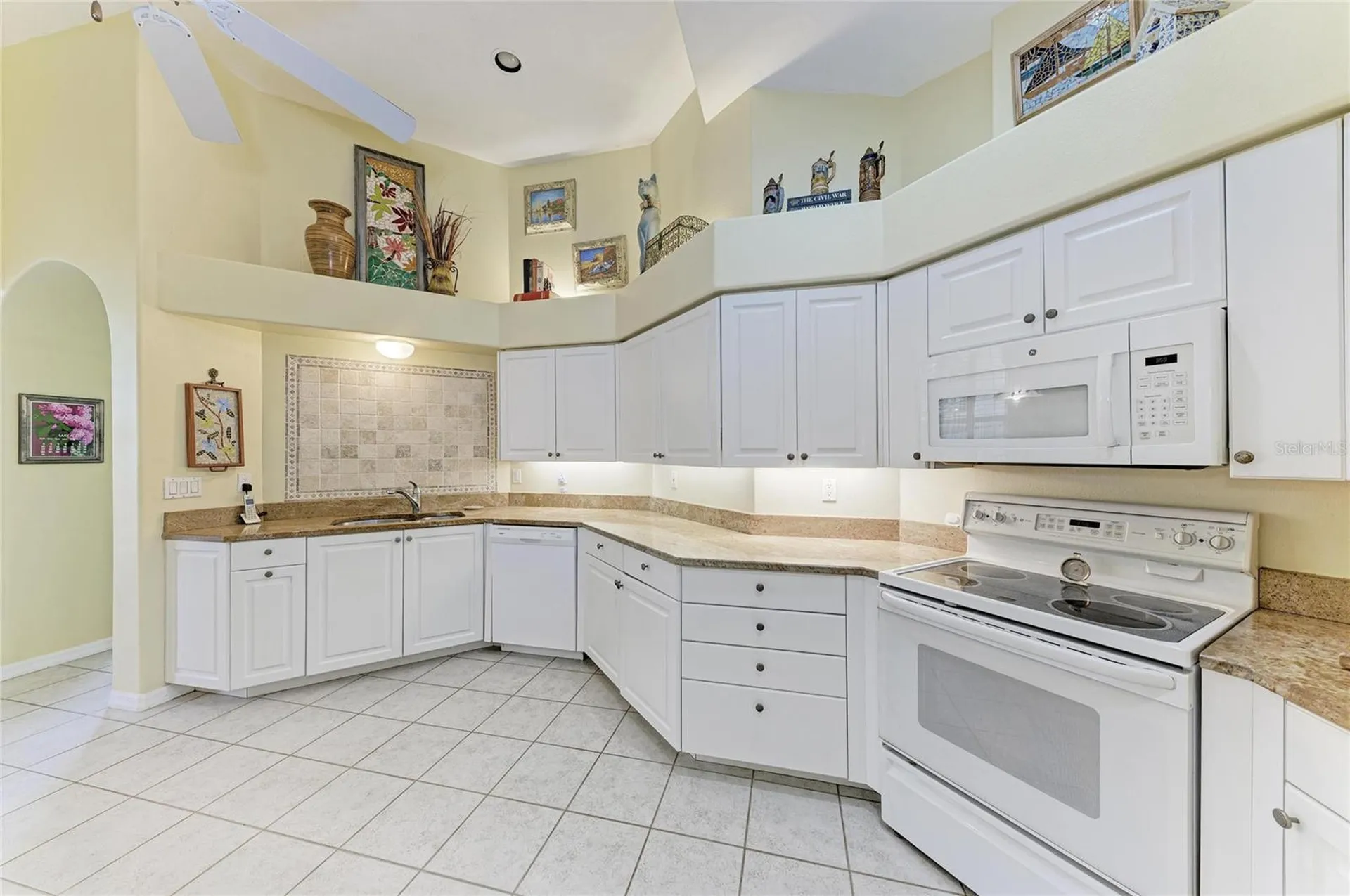 3883 Alamanda Drive Sarasota FL 34238