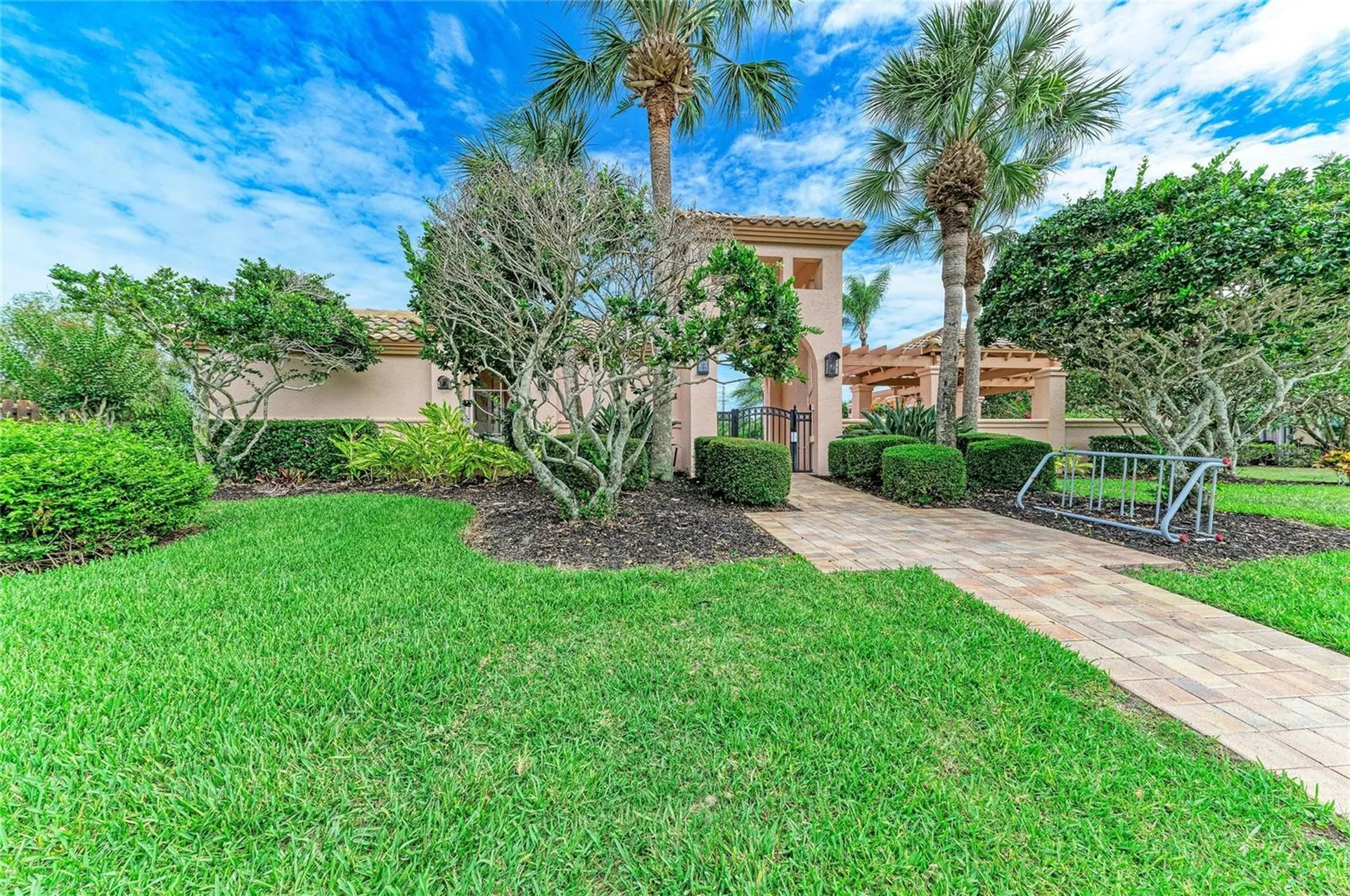 3883 Alamanda Drive Sarasota FL 34238