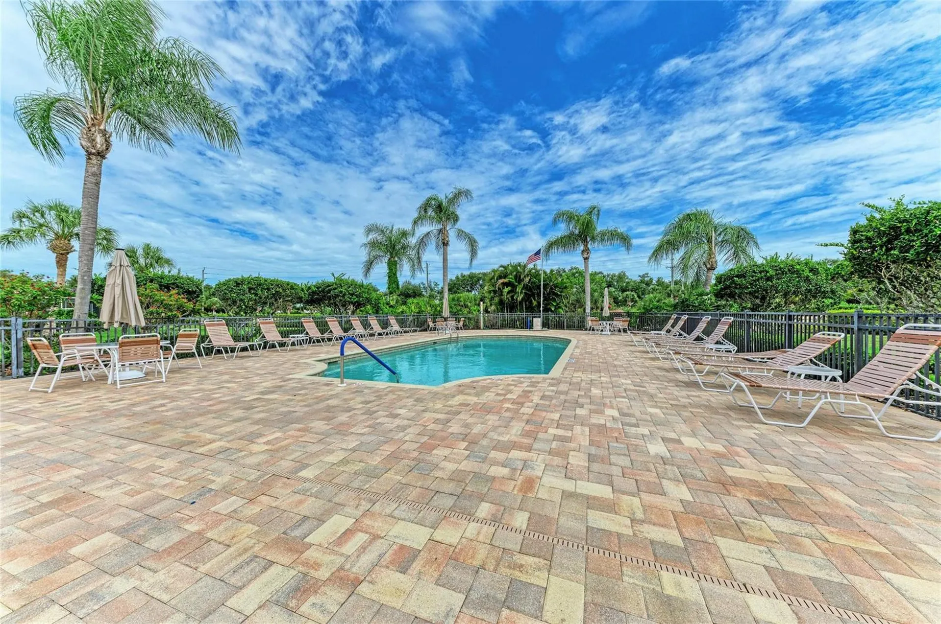 3883 Alamanda Drive Sarasota FL 34238