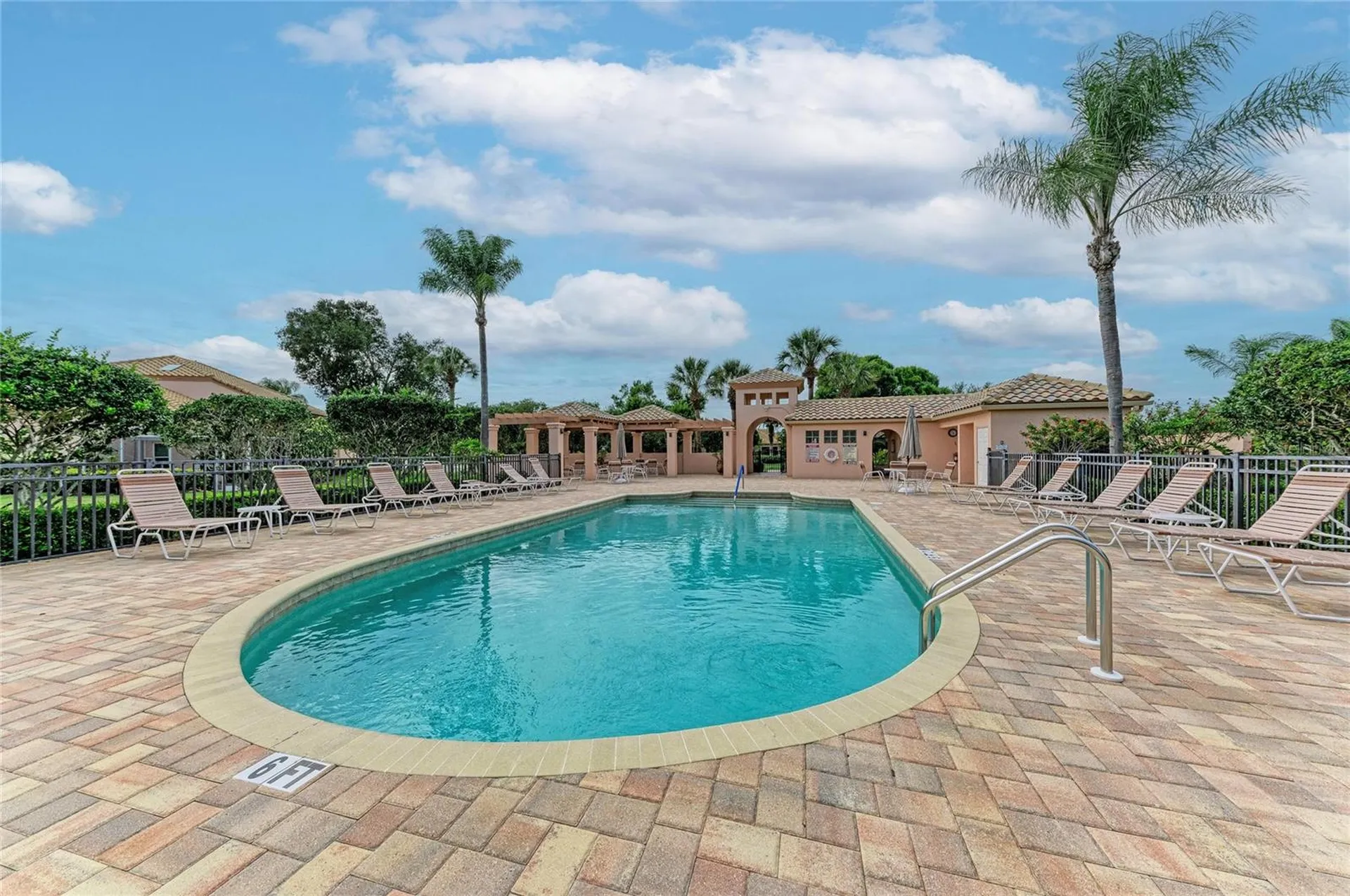 3883 Alamanda Drive Sarasota FL 34238