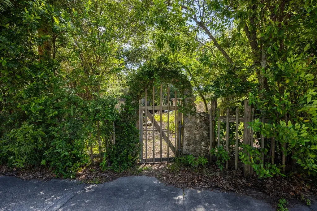 720 NE Boulevard Gainesville FL 32601