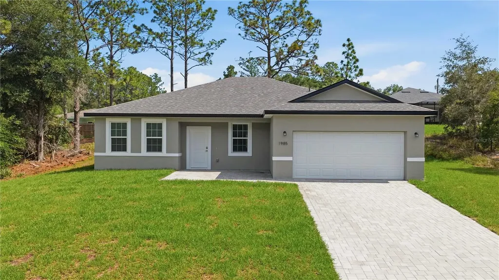 1985 W Corrine Street Dunnellon FL 34434