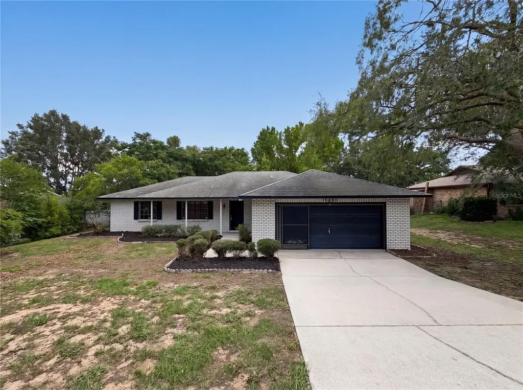 12620 Bay Hill Drive Grand Island FL 32735