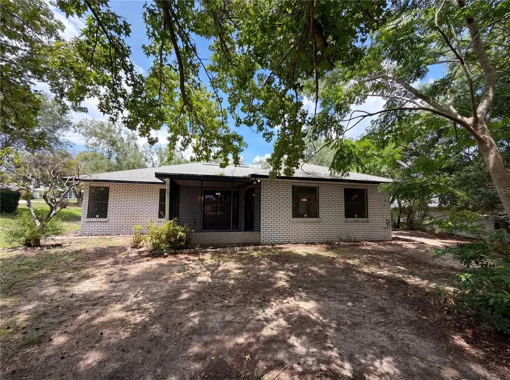 12620 Bay Hill Drive Grand Island FL 32735