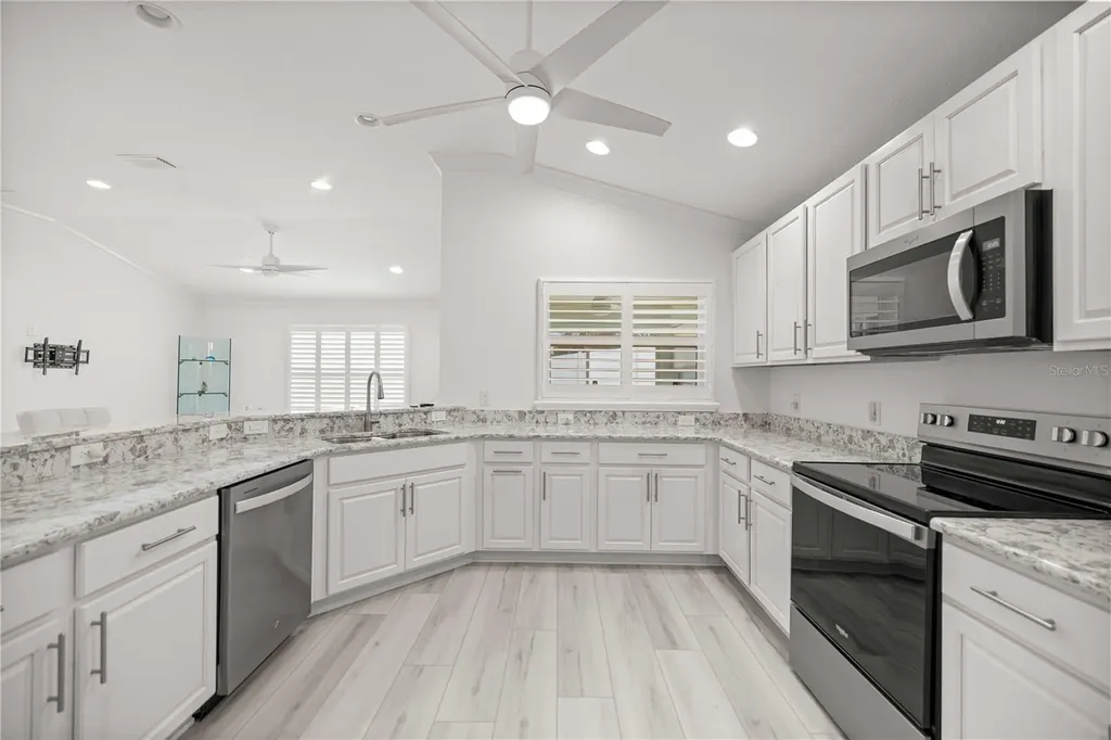 10367 Addison Shore Way Oxford FL 34484