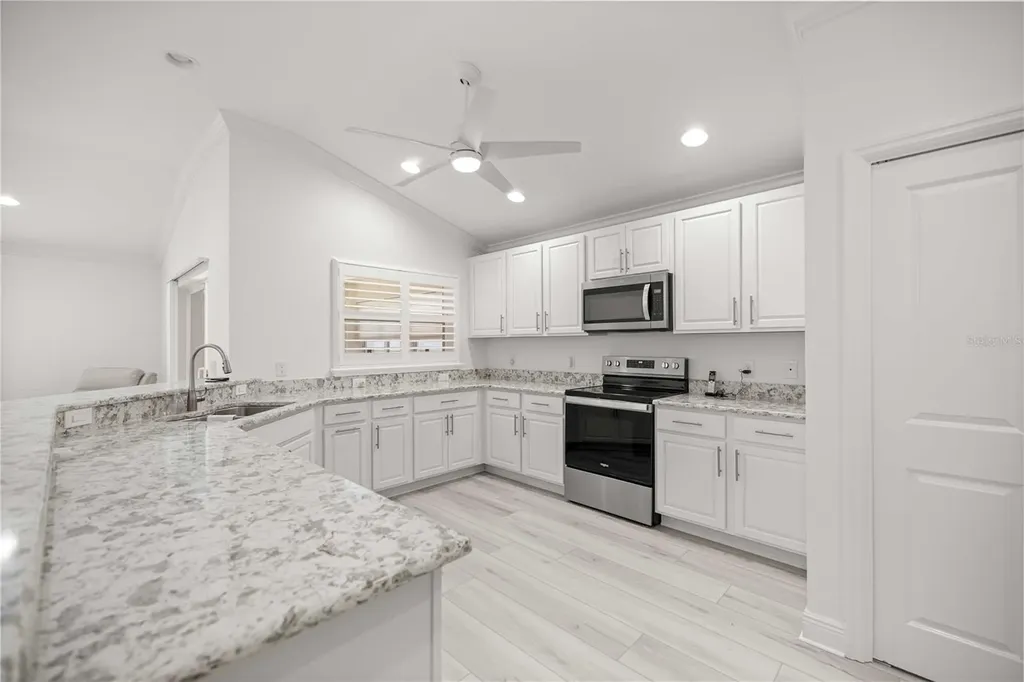 10367 Addison Shore Way Oxford FL 34484