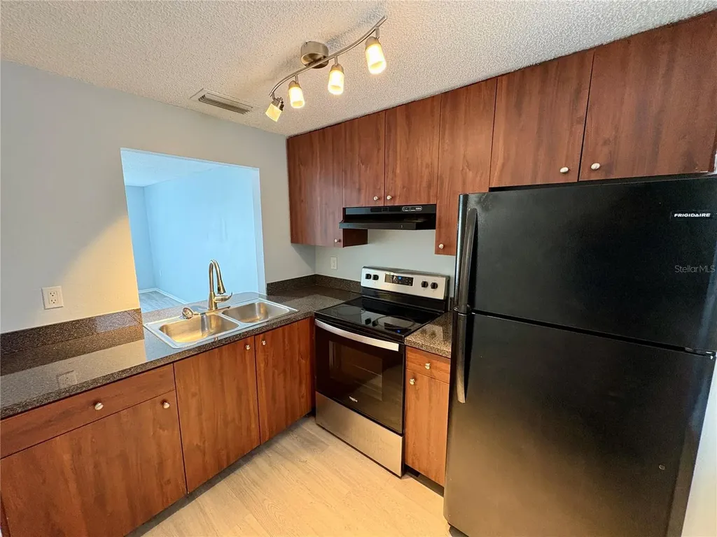 408 57th Avenue Drive E Bradenton FL 34203