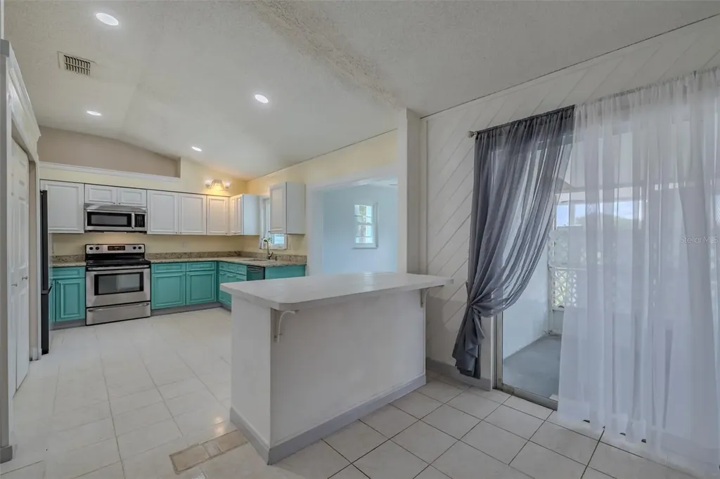 1417 Piney Branch Circle Valrico FL 33594