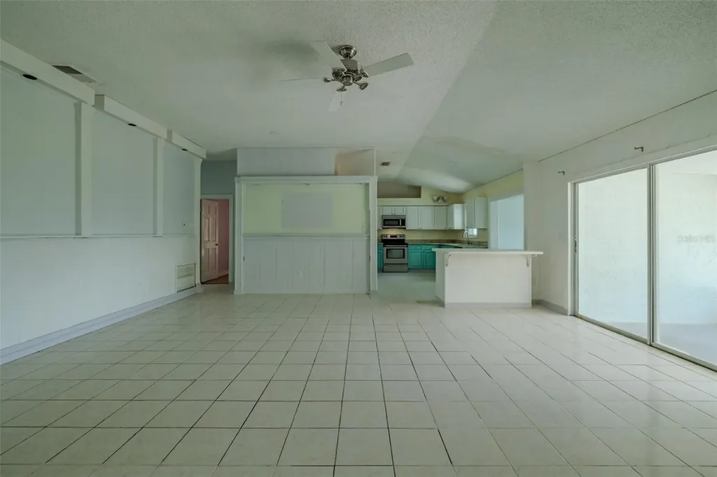 1417 Piney Branch Circle Valrico FL 33594