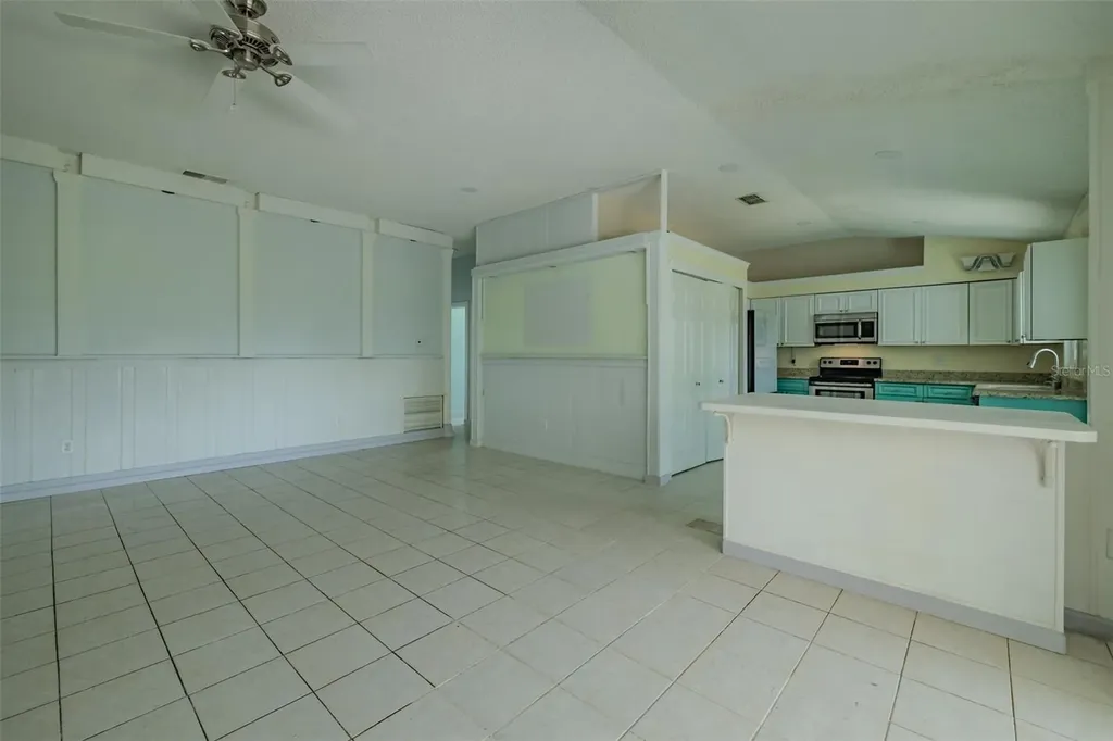 1417 Piney Branch Circle Valrico FL 33594