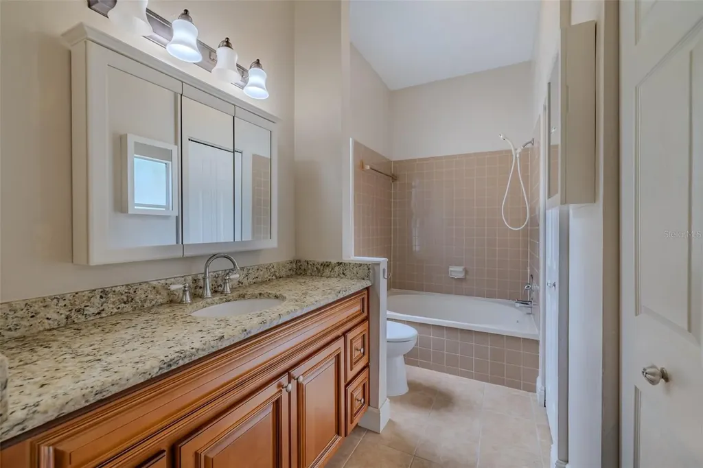 1417 Piney Branch Circle Valrico FL 33594
