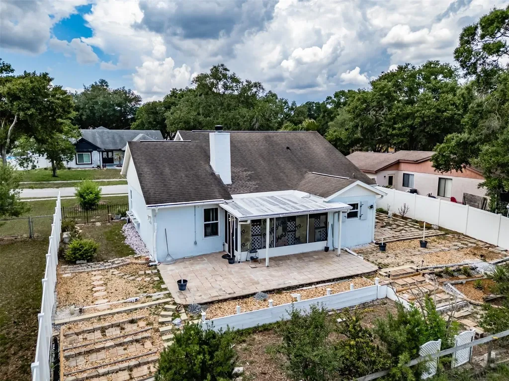 1417 Piney Branch Circle Valrico FL 33594