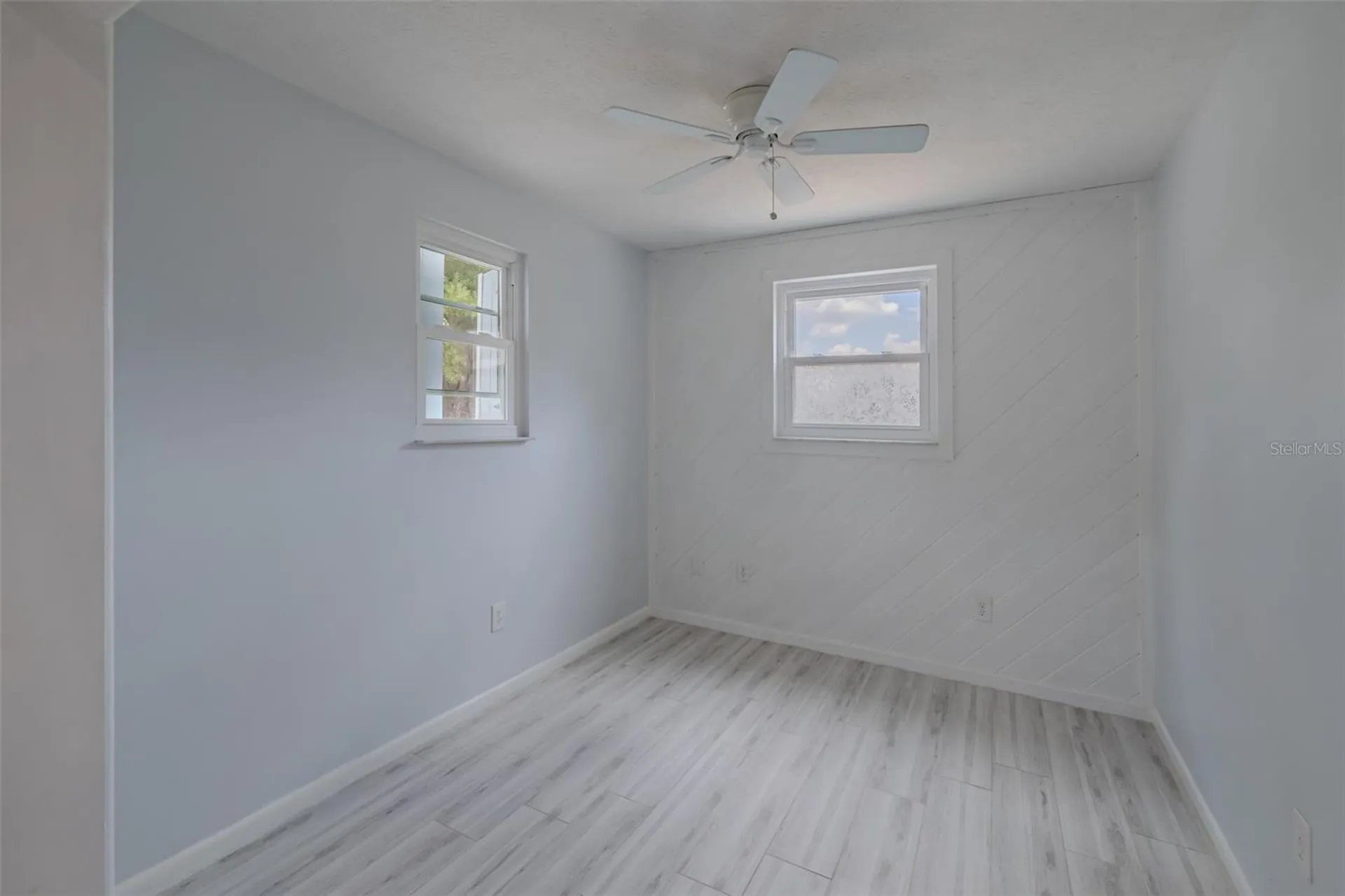 1417 Piney Branch Circle Valrico FL 33594
