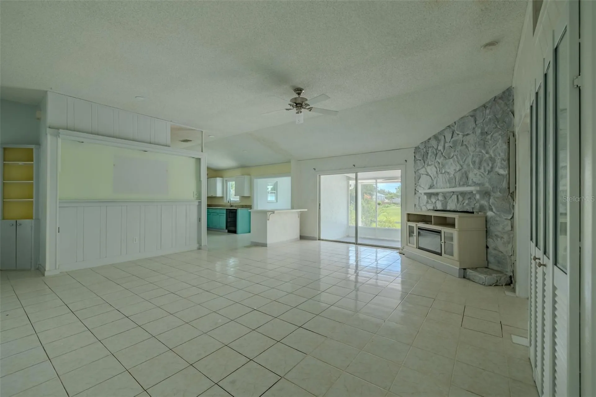 1417 Piney Branch Circle Valrico FL 33594
