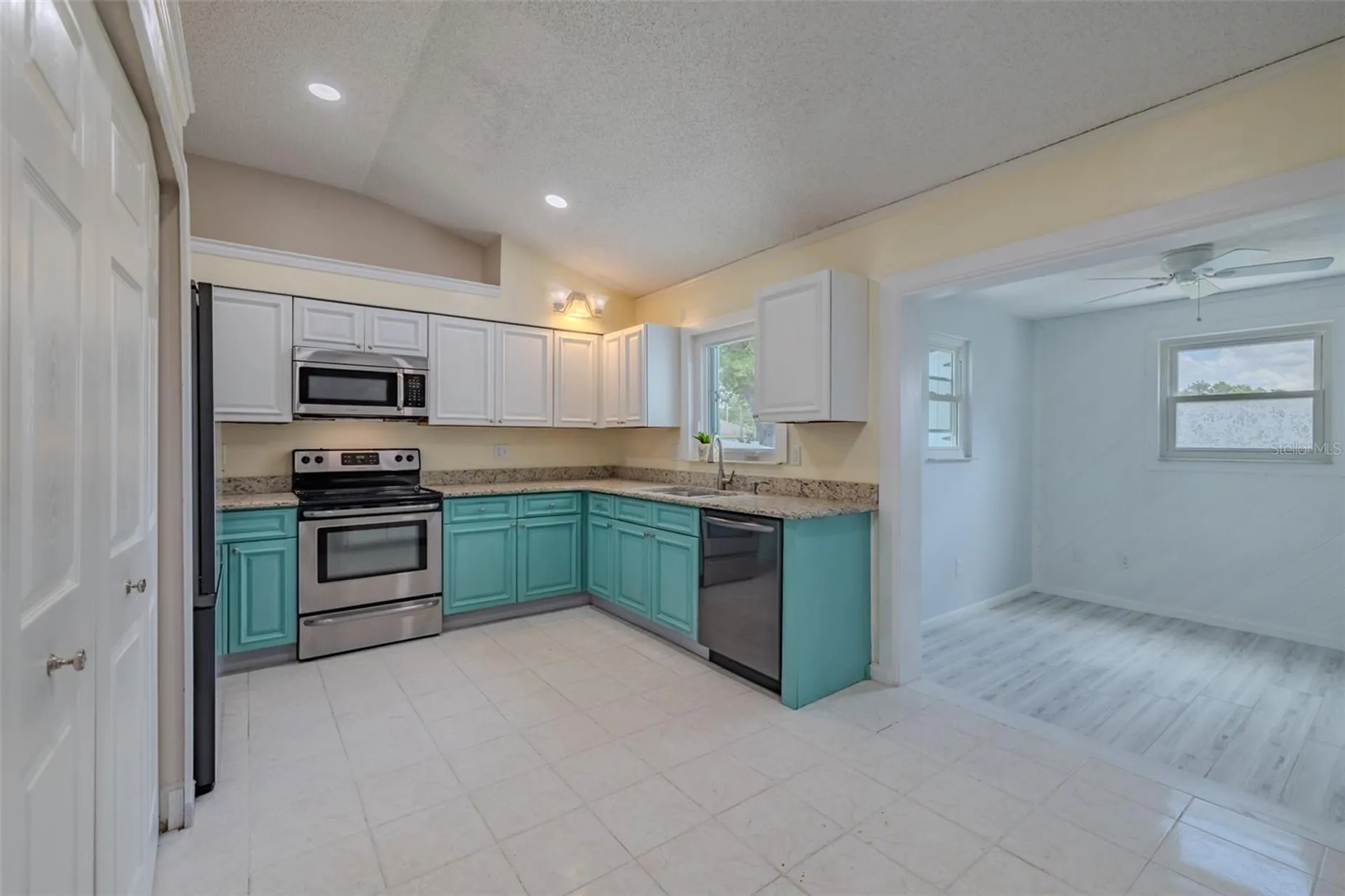 1417 Piney Branch Circle Valrico FL 33594