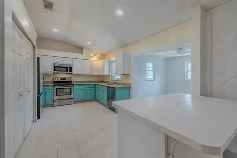 1417 Piney Branch Circle Valrico FL 33594