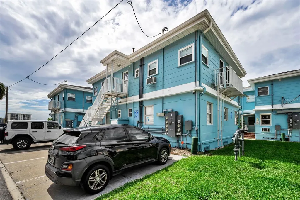 483 E Shore Drive Clearwater Beach FL 33767