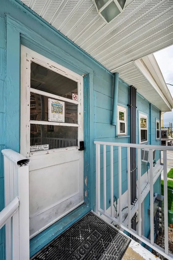 483 E Shore Drive Clearwater Beach FL 33767