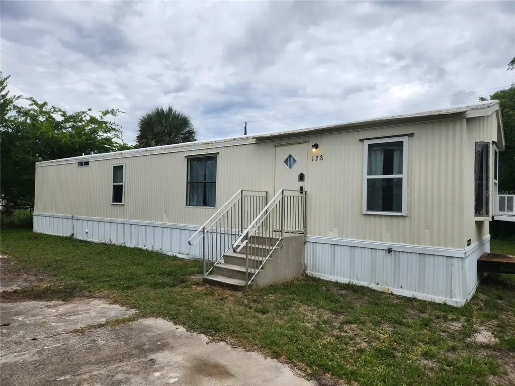 128 Center Street Oak Hill FL 32759