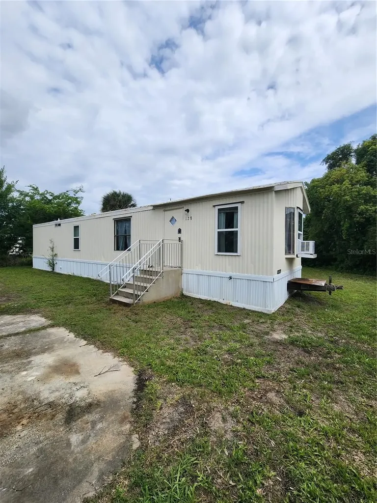 128 Center Street Oak Hill FL 32759
