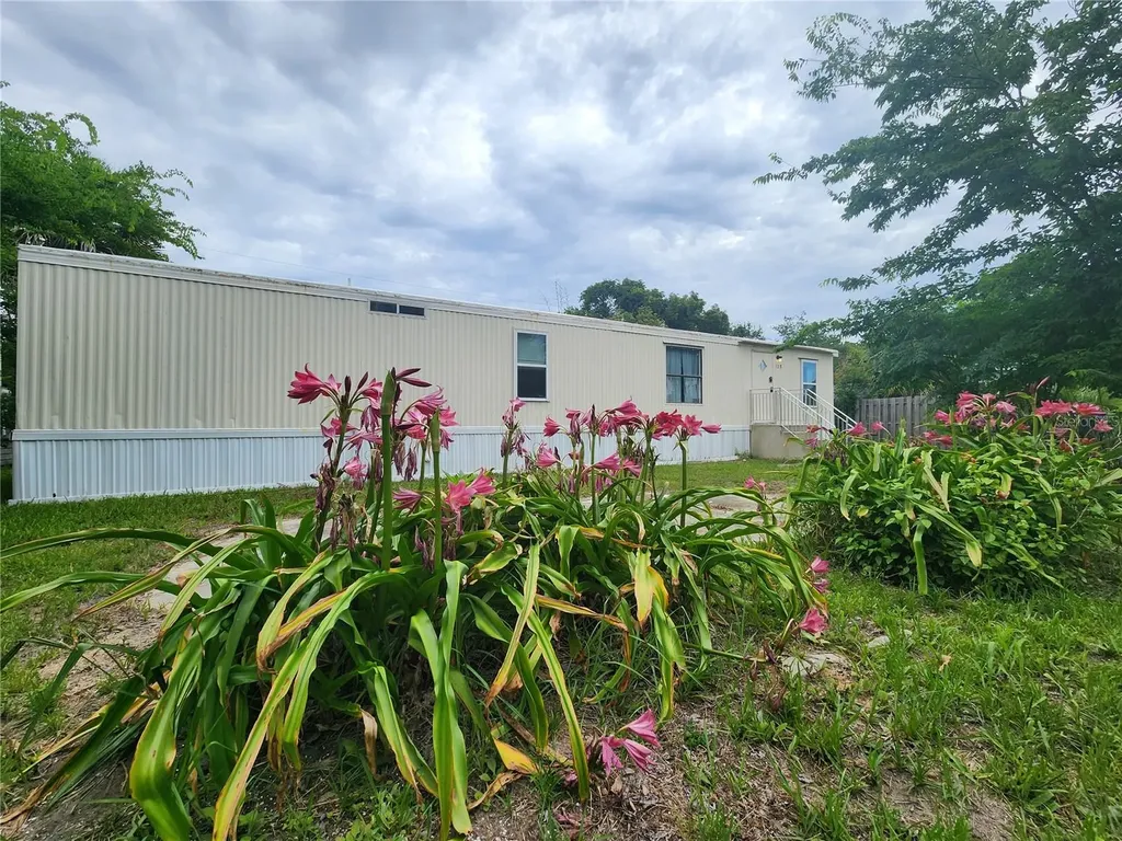 128 Center Street Oak Hill FL 32759