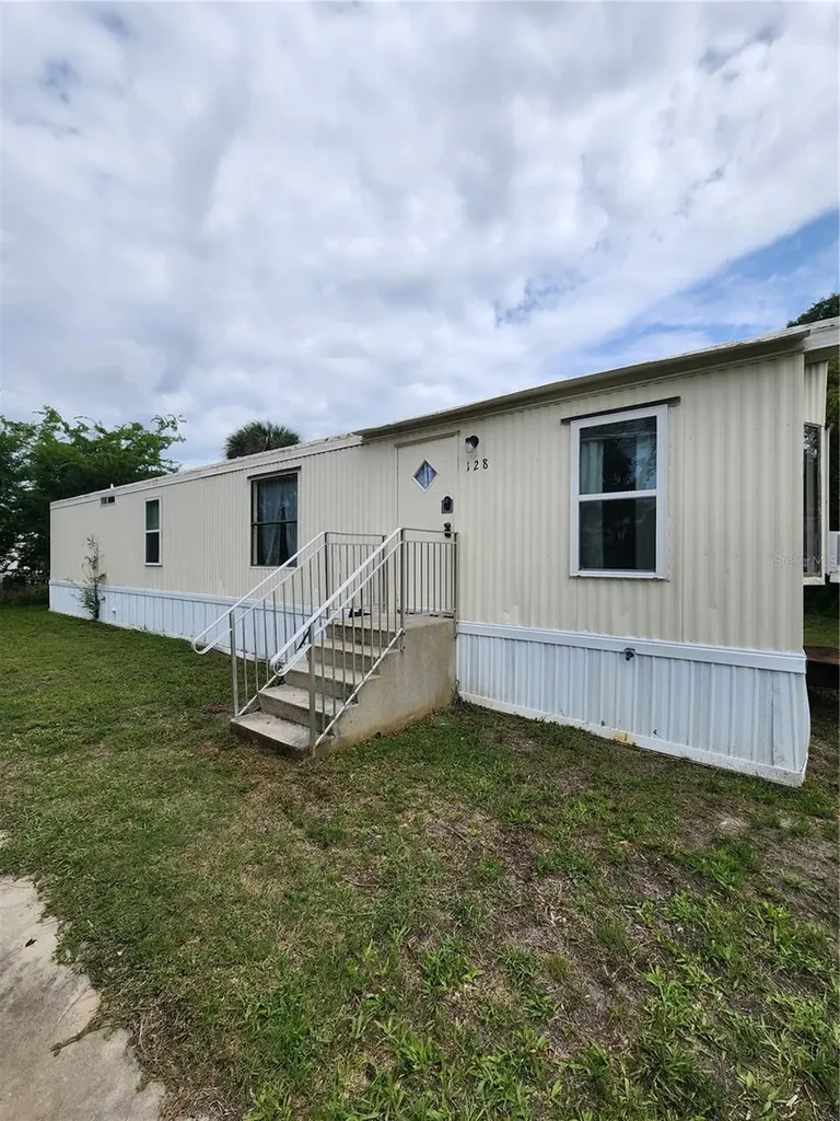 128 Center Street Oak Hill FL 32759