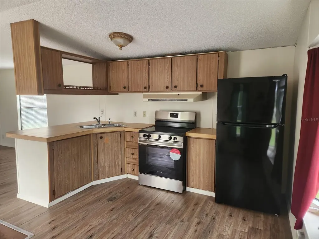 128 Center Street Oak Hill FL 32759