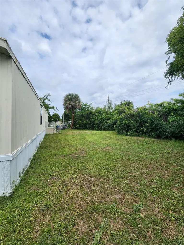 128 Center Street Oak Hill FL 32759
