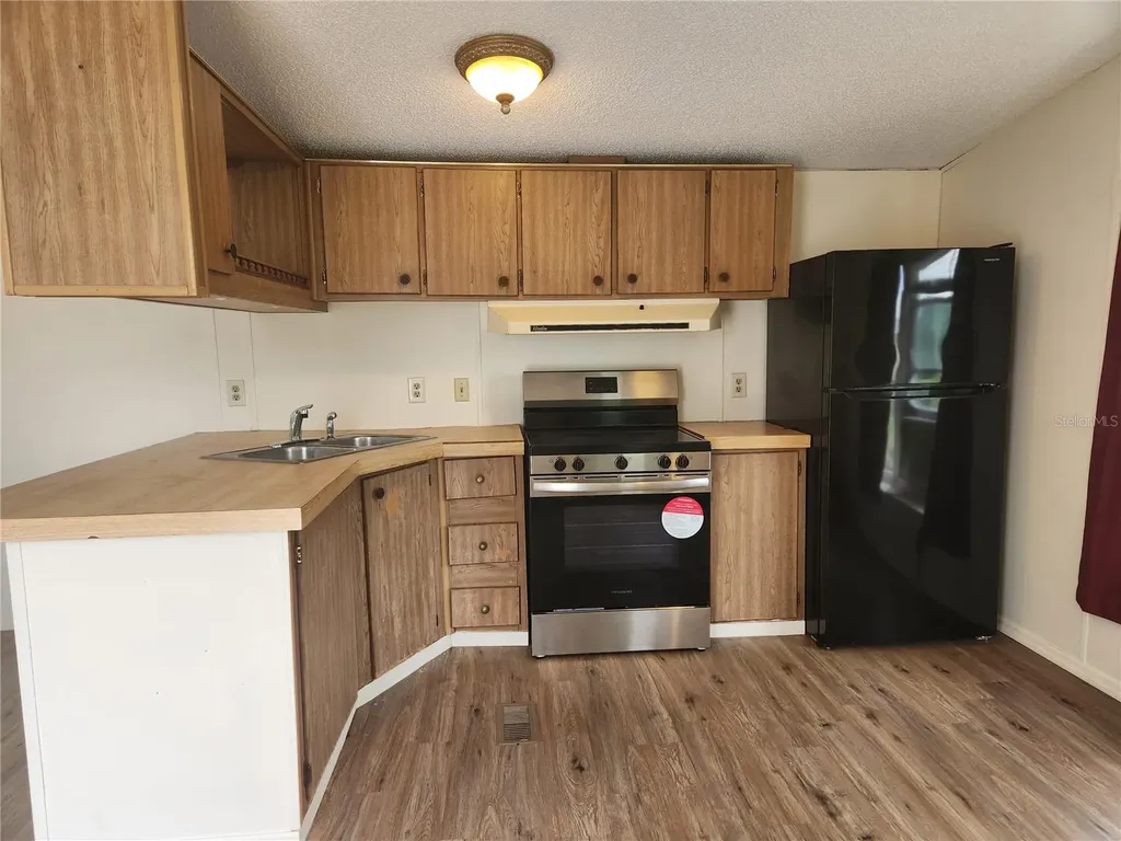 128 Center Street Oak Hill FL 32759