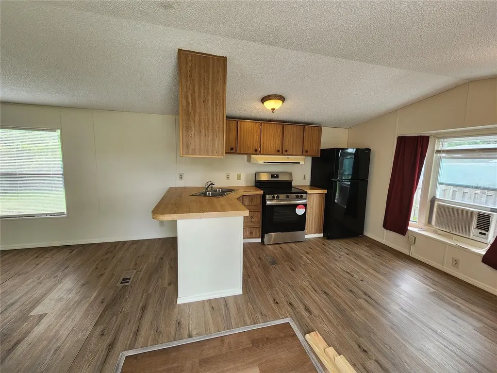 128 Center Street Oak Hill FL 32759