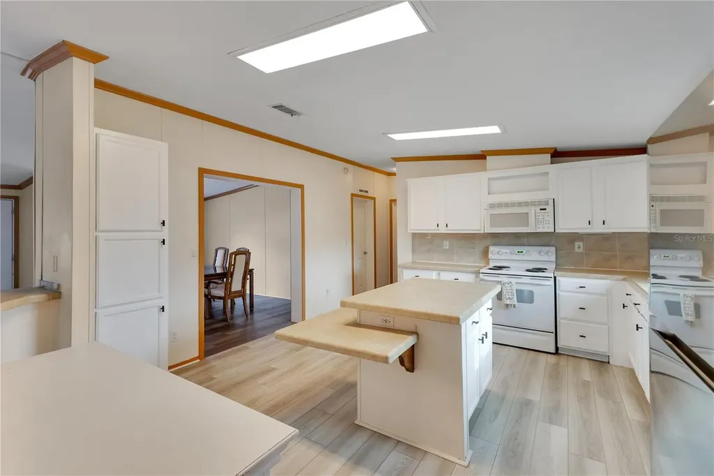 410 Lagoon Court Kenansville FL 34739