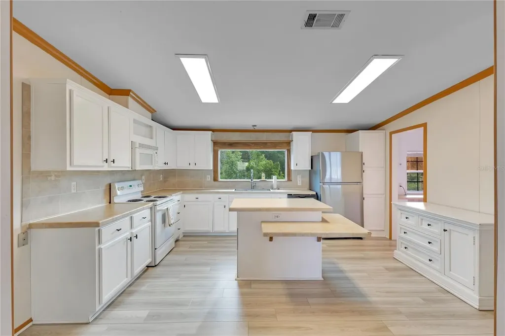 410 Lagoon Court Kenansville FL 34739