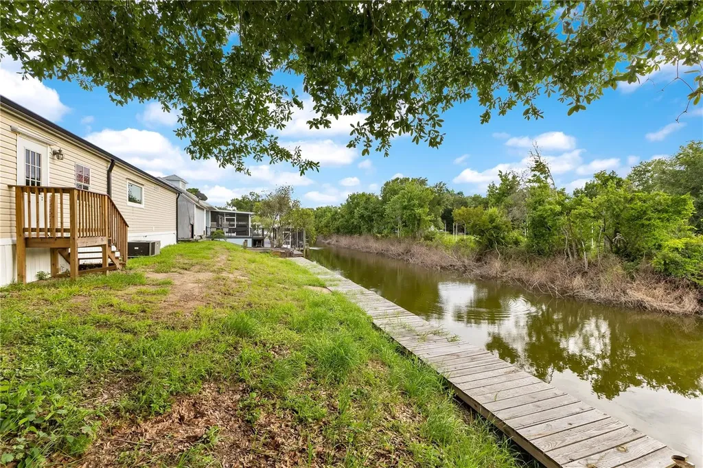 410 Lagoon Court Kenansville FL 34739