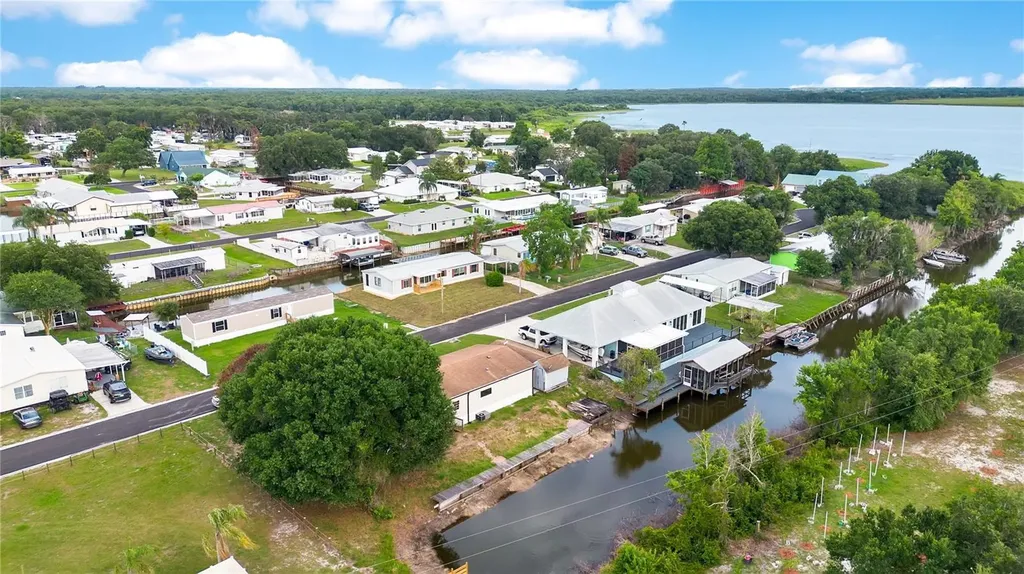 410 Lagoon Court Kenansville FL 34739