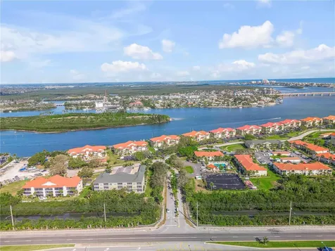 468 Bouchelle Drive New Smyrna Beach FL 32169