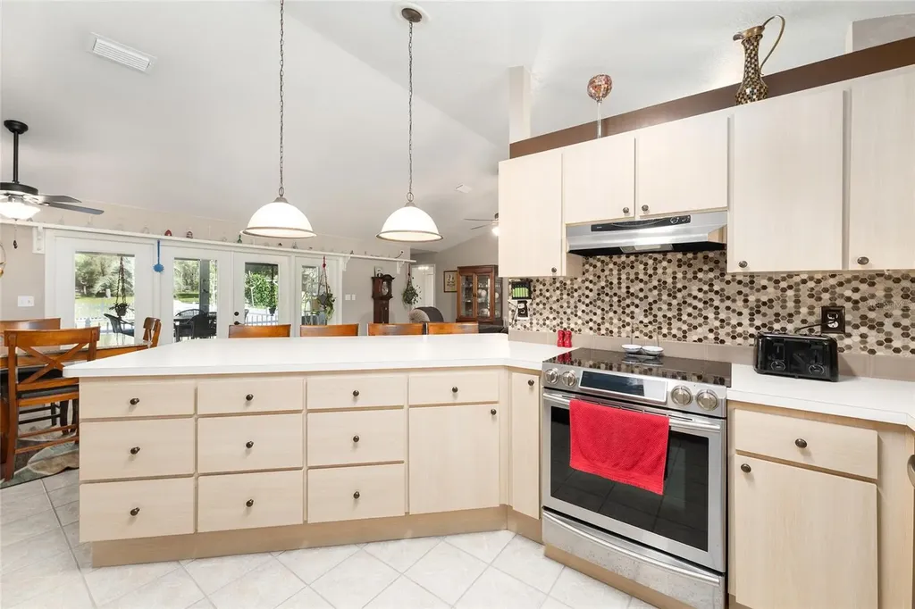 10871 SE County Road 336 Morriston FL 32668