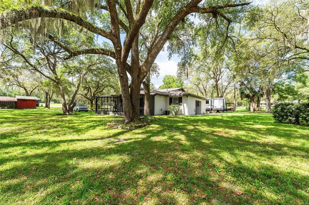 10871 SE County Road 336 Morriston FL 32668