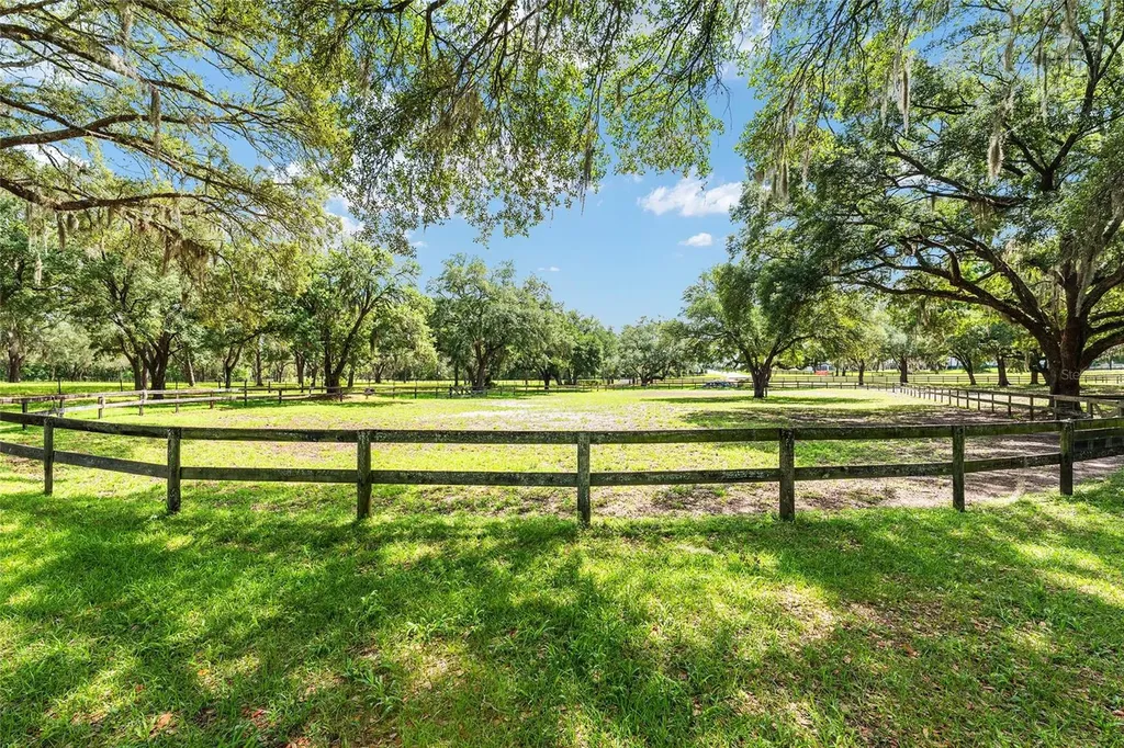 10871 SE County Road 336 Morriston FL 32668