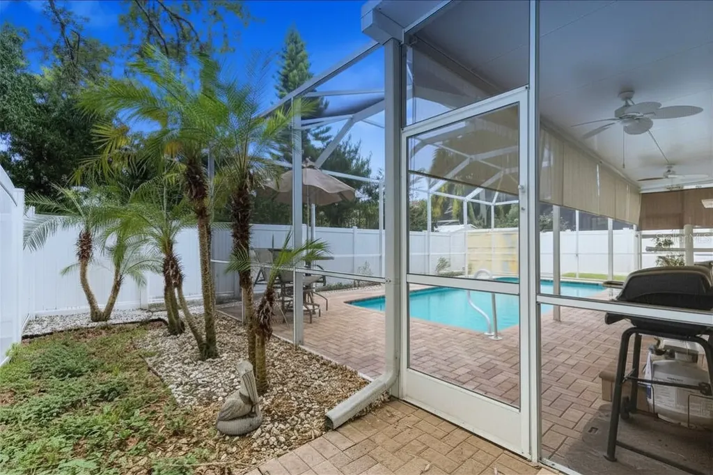 6816 S Court Drive Tampa FL 33611