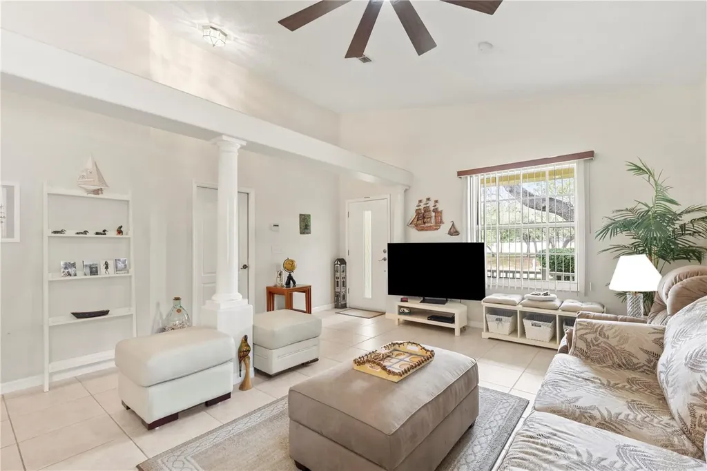 6816 S Court Drive Tampa FL 33611