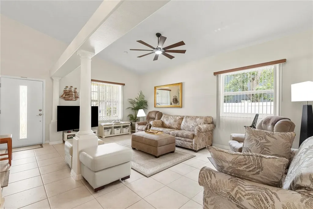 6816 S Court Drive Tampa FL 33611