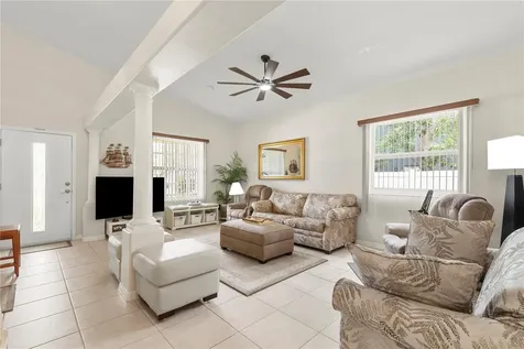 6816 S Court Drive Tampa FL 33611