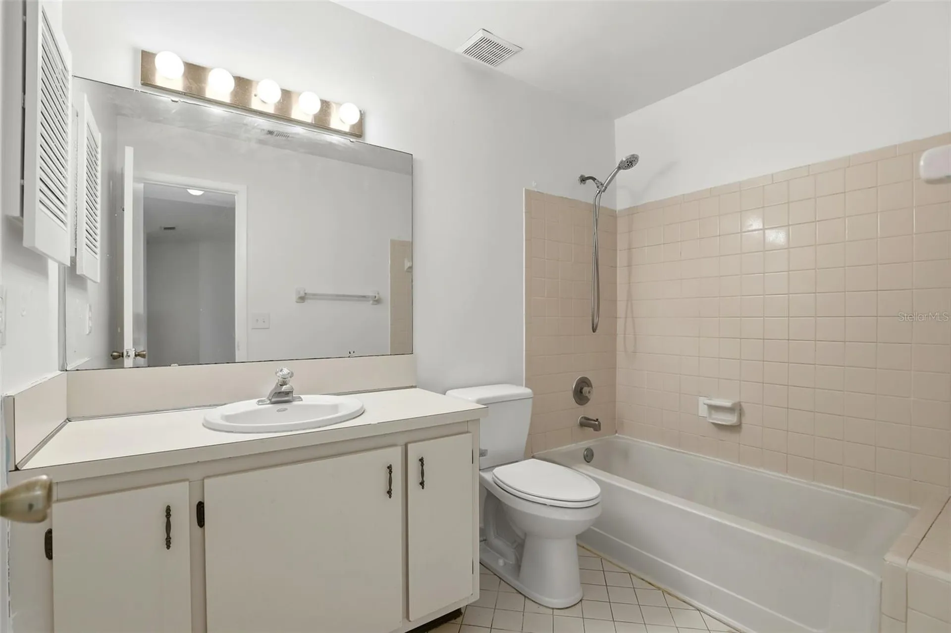 1056 Soria Avenue Orlando FL 32807