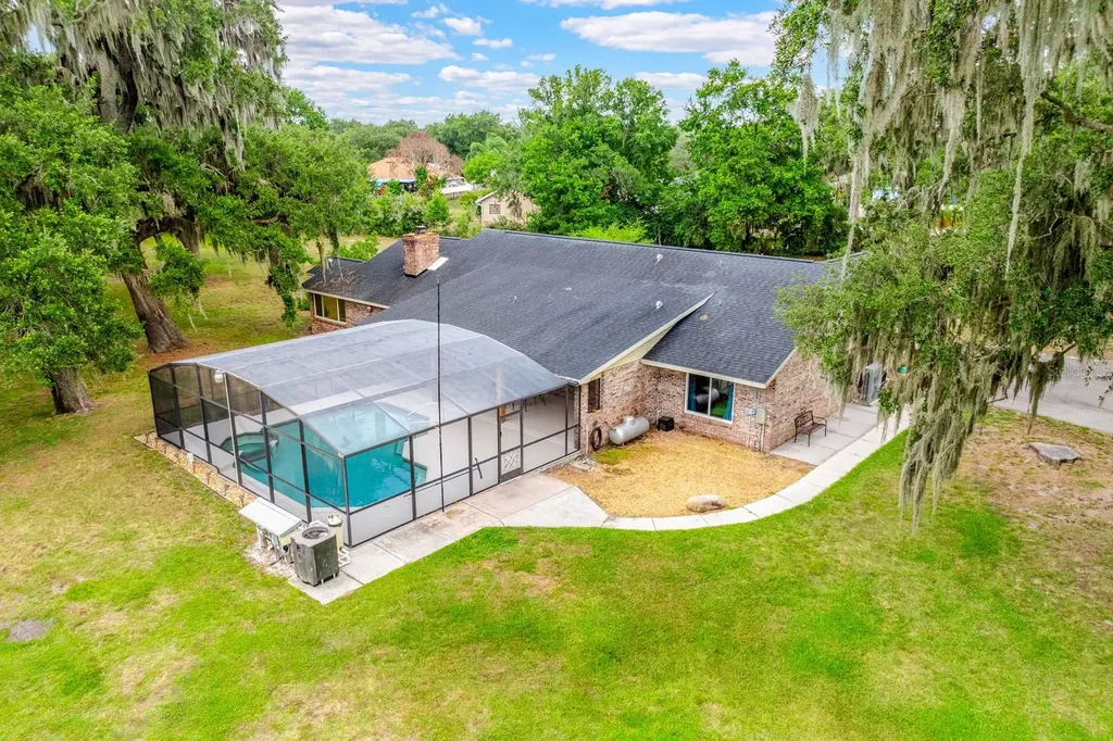 1600 E 10th Street St Cloud FL 34771