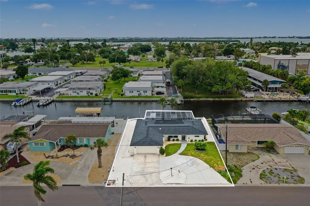 9911 Royal Palm Drive Bradenton FL 34210