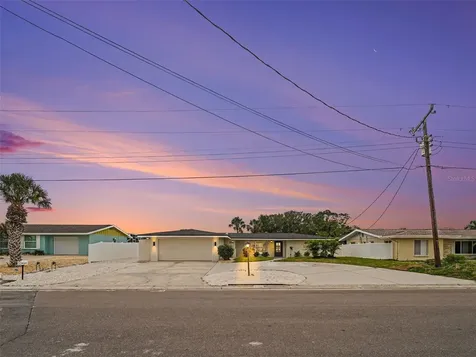 9911 Royal Palm Drive Bradenton FL 34210