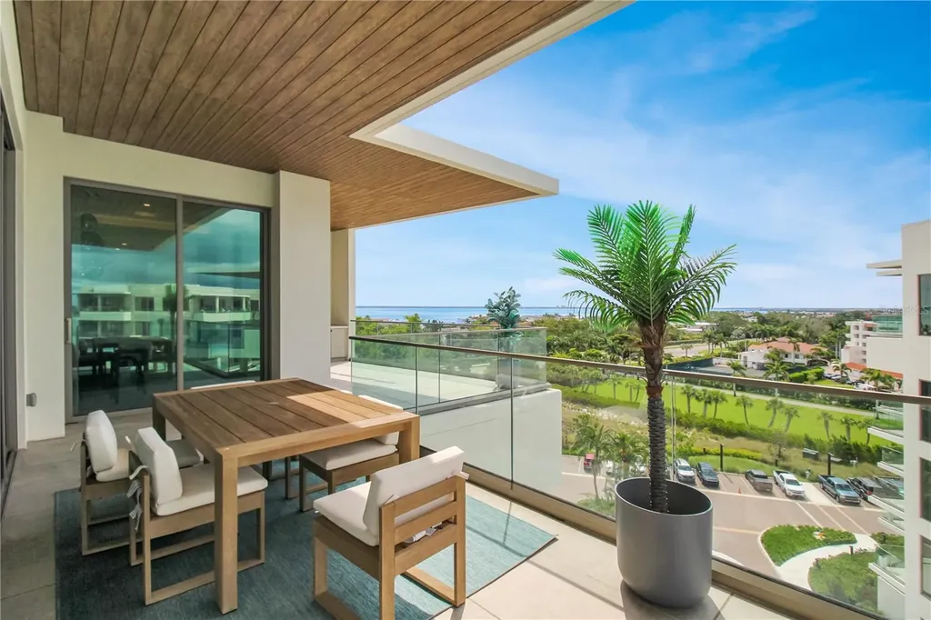 1591 Gulf Of Mexico Drive Longboat Key FL 34228